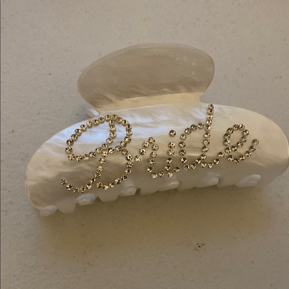Elegant White Bride Hair Clip